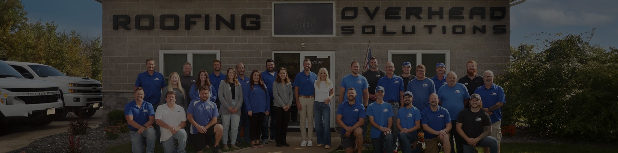 Team photo of roofing contractors in Green Bay