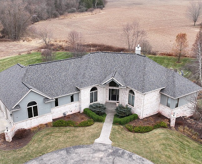 home in green bay that hired Overhead Solutions for roofing services