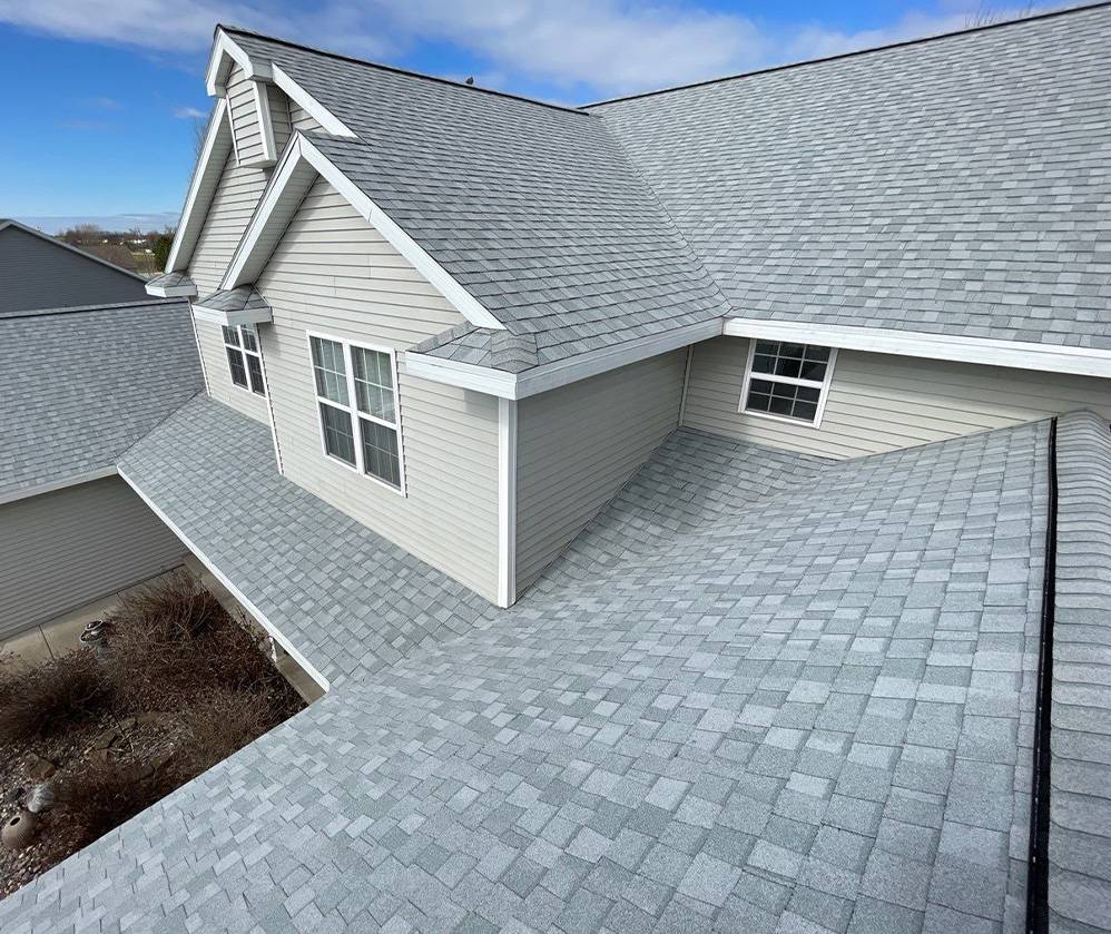 little chute wi roof replacement company