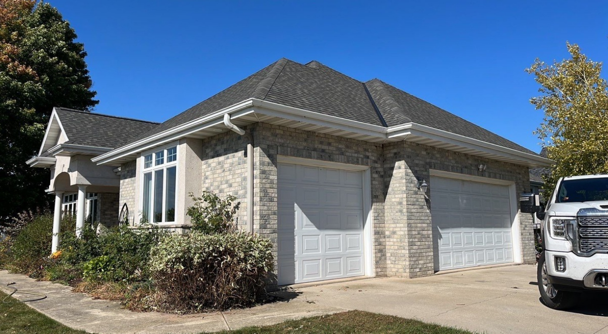 Driftwood Style Roofing on Home in Green Bay, WI